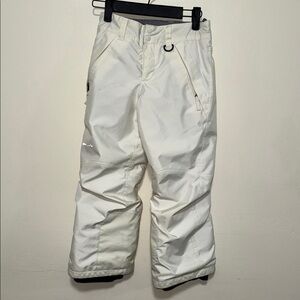Patagonia snow pants girls size small size 8 white stain on butt